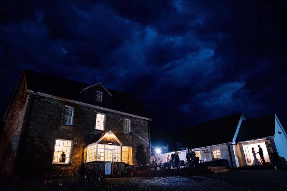 Gellifawr Woodland Retreat Hotel Pontfaen Exterior photo